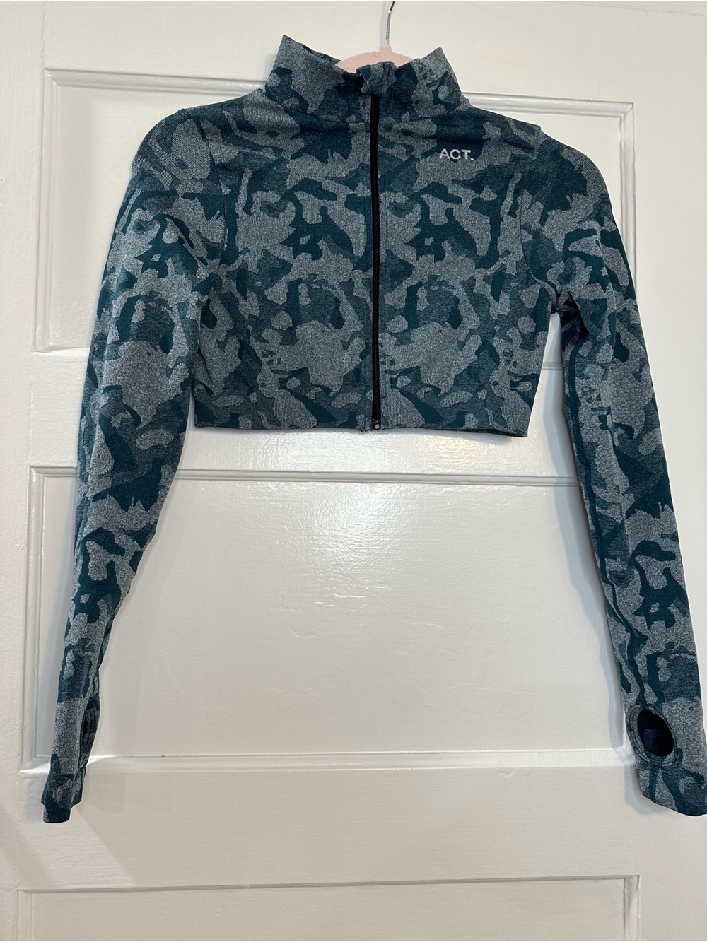 ACT Camo Zip-Front Cropped Active Jacket - Teal & Gray
